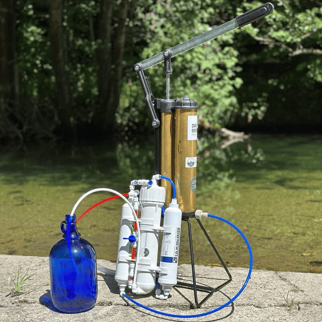 Survival-Coach Wasseranlage mit Handpumpe - mainwasserfilter.com