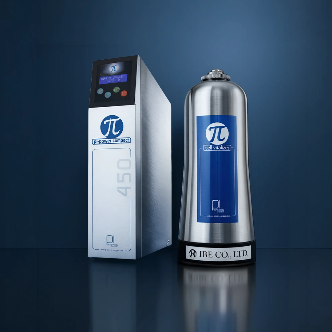 Pi Power Compact 450 Untertisch Osmoseanlage mit Special PI Cell Vitalizer auf blauem Hintergrund