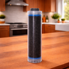 Carawater Wohnmobil Aktivkohlefilter (Carbon-Granulat) für FILTRADOC Pre Speed 10" stehend auf Tischplatte