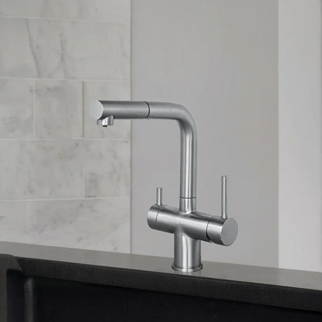 Der Vierwegehahn EW 416 von Evodrop  mit ausziehbarer Brause für Osmoseanlagen und Wasserfilter: In einer Küche